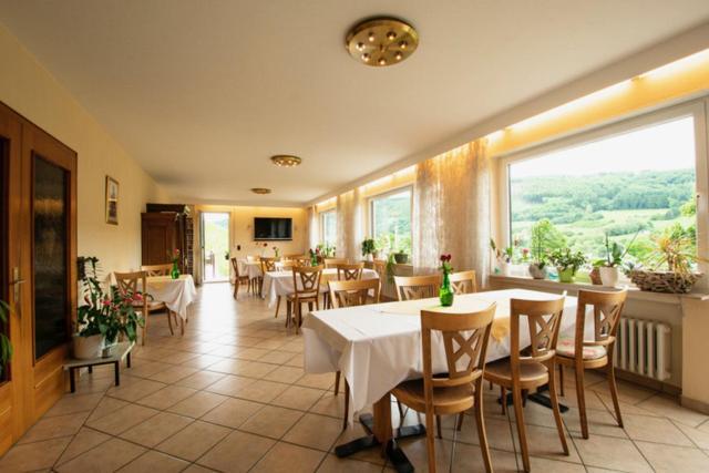 Wein Und Gaestehaus Marlene Pohl Kinheim Exterior photo